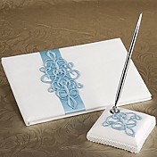 verde azulado de la boda de desplazamiento libro de visitas y pluma se disponía de raso blanco