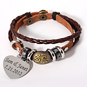 pulseira de couro com um charme personalizado