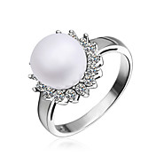 Sjarmerende platinert med Cubic Zirconia Pearl Ring
