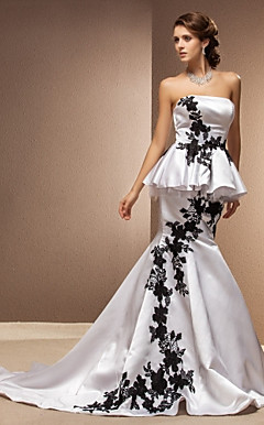 Trumpet/Mermaid Strapless Chapel Train Satin Wedding Dress