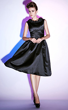 A-line Scoop Knee-length Satin Cocktail Dress