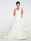  Ballkleid mit V-Ausschnitt Kapelle Zug Satin plus size Hochzeitskleid