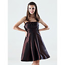 A-line Strapless Empire Knee-length Taffeta Bridesmaid/ Wedding Party Dress
