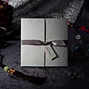 elegante rilievo tri-fold inviti matrimonio con archi d'argento (set di 50)
