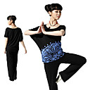 hatha yoga convient à la mosaïque fleur bleue