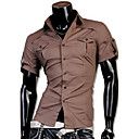 los hombres de camisa de manga corta