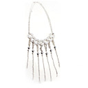 Mujer elegante collar de perlas Tassel