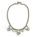 Femmes en alliage avec le collier en cristal